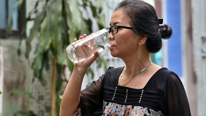 Uống[-]nhiều[-]nước[-]có[-]thể[-]thải[-]độc?